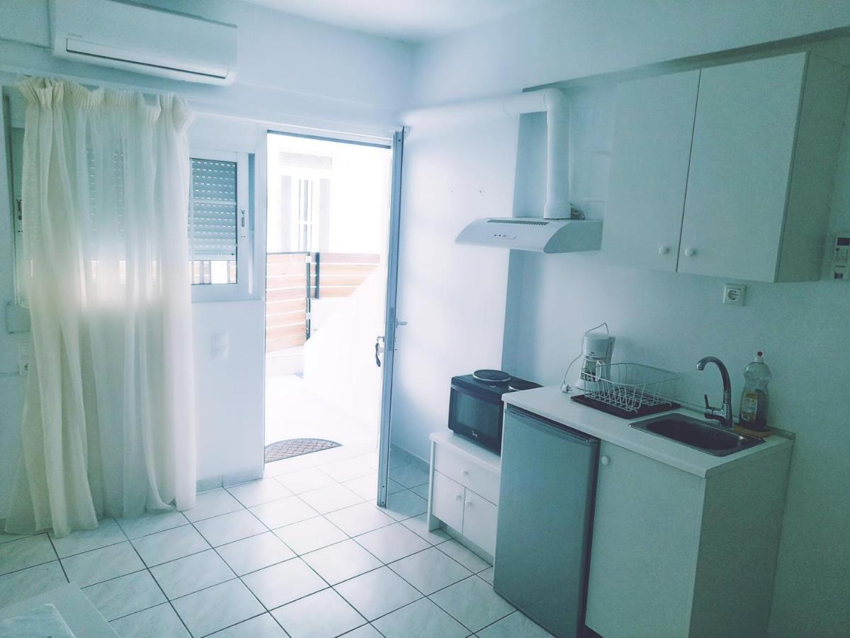 Apartment 3 *